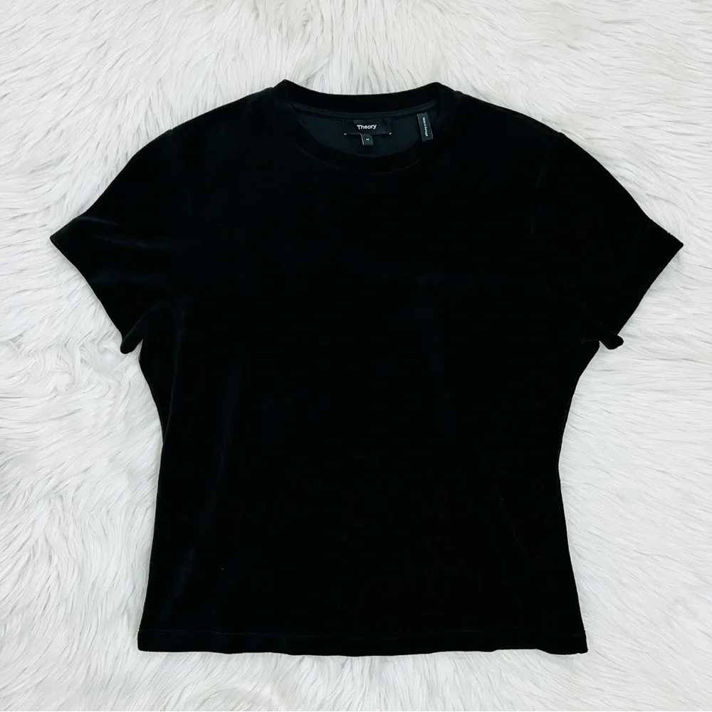 NWOT! Theory "Tiny Tee" Soft Black Velvet Ribbed Crew Neckline Sz M - Picture 2 of 8